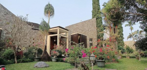 Azalea Villa's 9 Room